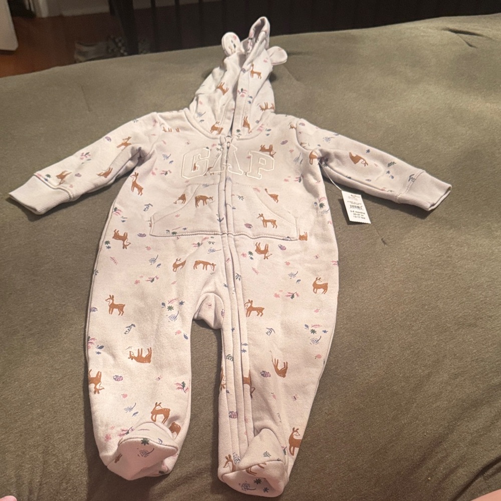 Gap purple onesie new with tags size 3-6 months